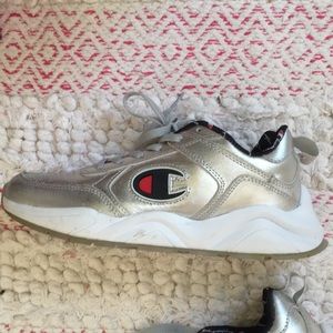 SILVER METALLIC CHAMPION TENNIS SHOES